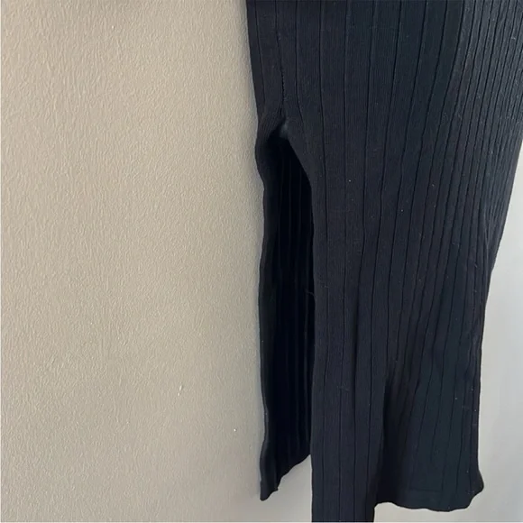 Elegant Black Long Sleeve Dress - Picture 3 of 8